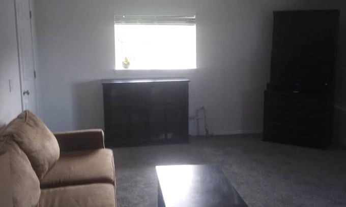 Lincoln Heights House | Stylish 2bd lower level apt in newer constructed south hill home