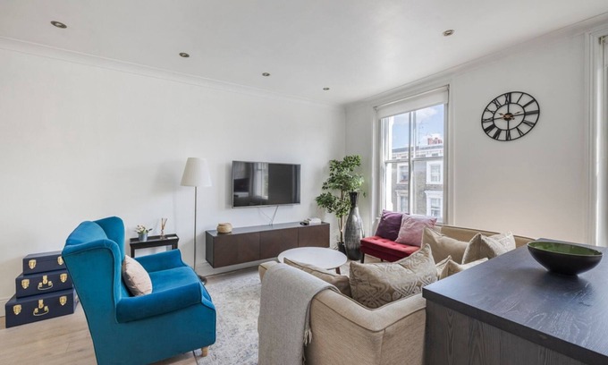 Redcliffe Apartment | Stylish 2BR Chelsea Penthouse w/Private Rooftop