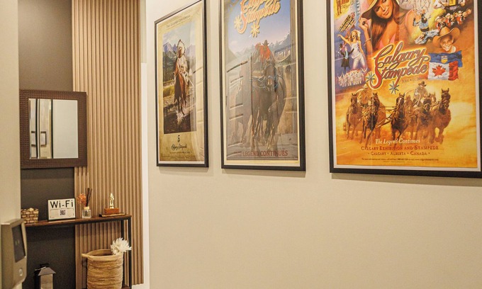 Inglewood Condo | Stylish 2BR Retreat Near Parks&Paths 10-min DT/Zoo