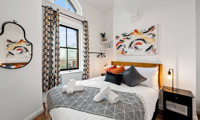 Birmingham City Centre Apartment | Stylish 3 Bed Apartment, Jewellery Quarter, Birmingham