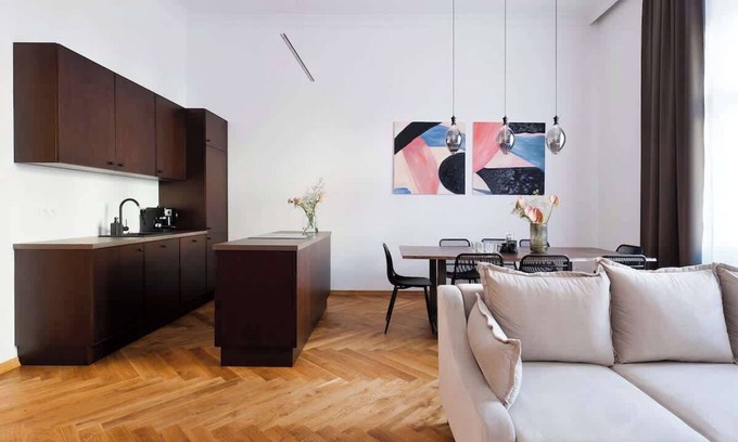 Stare Miasto Apartment | Stylish 3-Bedroom Apartment