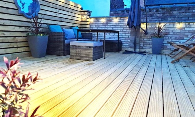 Lincoln House | Stylish 3 Bedroom Victorian Villa with hot tub