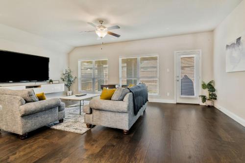 Fort Worth House | Stylish 3br Near Lake & Downtown W Patio & Wifi