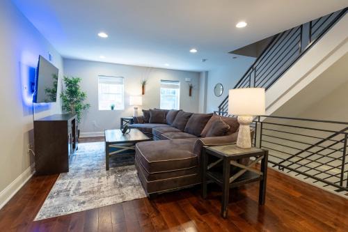 Fitler Square House | Stylish 3BR w Pool Table & Garage