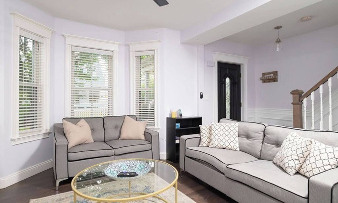 Everett House | Stylish 6-Bedroom Home Near Boston – Dual Units, Yard & Parking Included!