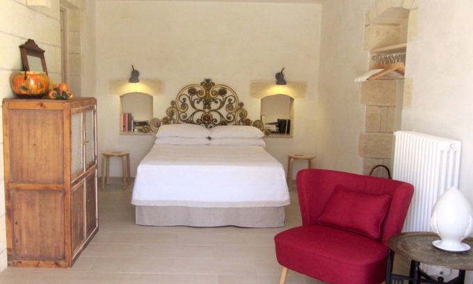 Ostuni Apartment | Stylish Apartment with Private Terrace and Garden and access to a large Pool