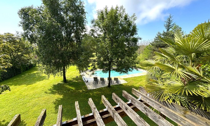 Le Bugue House | stylish architect house with huge garden and private pool, set 2km from Le Bugue