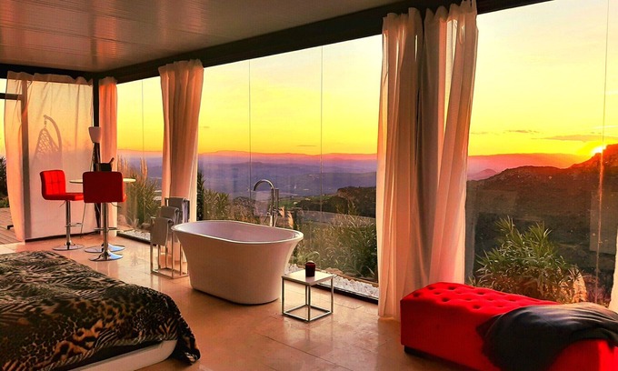 Casares House | Stylish, beautiful and exotic Oleandro glass Suite