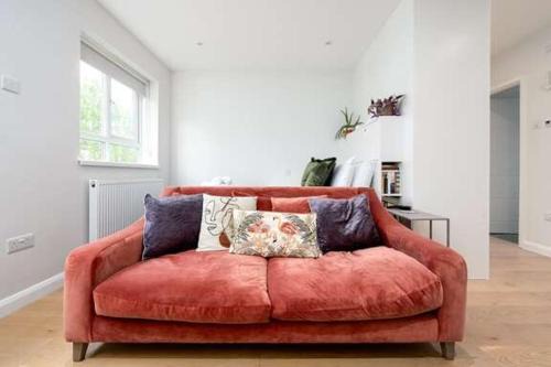Lambeth Apartment | Stylish Brixton Hill Studio with Modern Charm