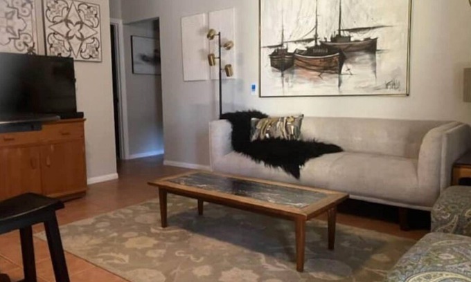 North Park House | Stylish, Central Casa Pacifica West in North Parkn