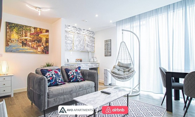 Sheffield Condo | Stylish Central Studio With Hanging Chair – APT 2