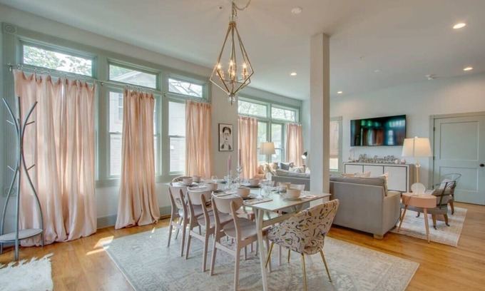 Hillsboro Village Condo | Stylish Charmer around the corner from Belmont U!