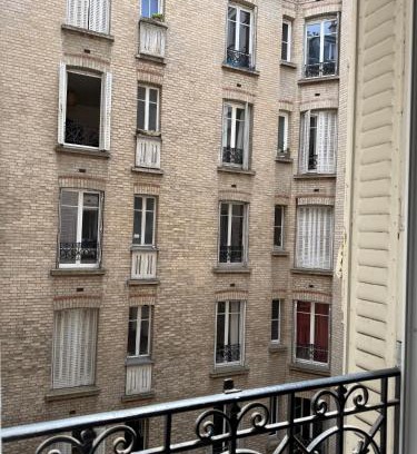 Domaine du Bois Apartment | Stylish City Stay ,1-Bedroom ,Eiffel Tower Nearby