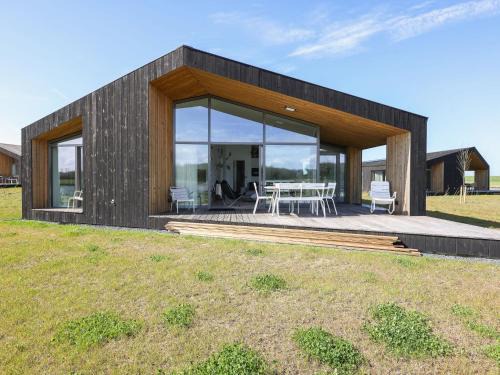 Wissenkerke House | Stylish Countryside Home