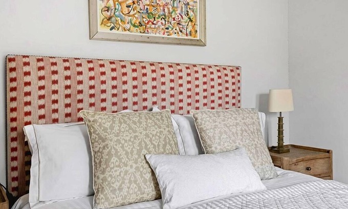 Winchcombe House | Stylish Design-Spacious-Open Fire-2-Parking Spaces