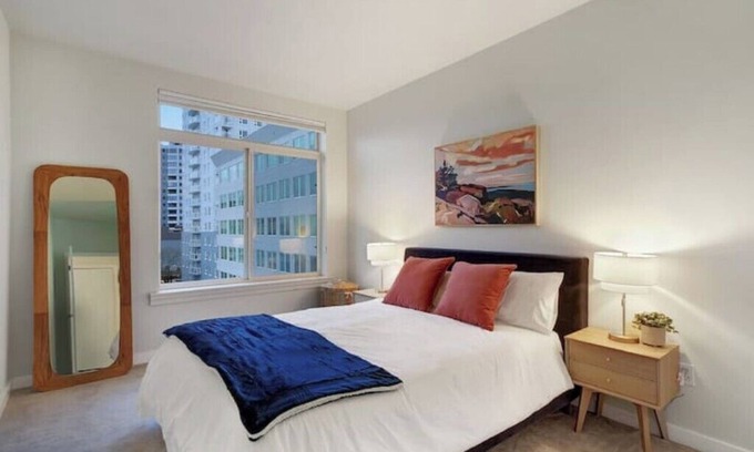 Belltown Condo | Stylish Downtown Condo w/Parking, Gym, and Pool.