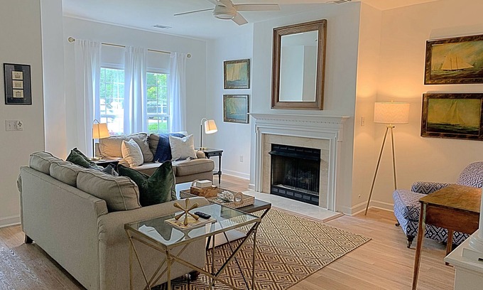 Mount Pleasant House | Stylish Executive Retreat 3 bedroom 2.5 bath