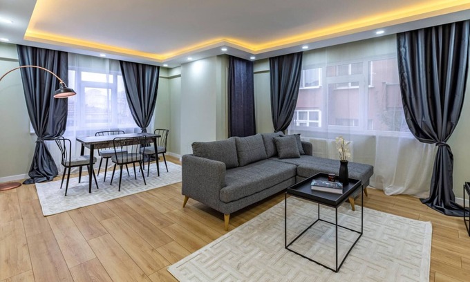 Maltepe Apartment | Stylish Flat near Public Transportation in Maltepe