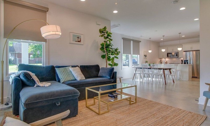 Greenwood House | Stylish Home in East Nashville for 10