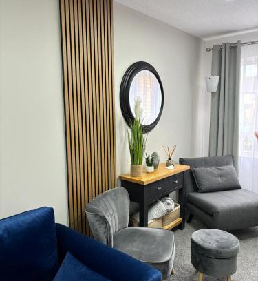 Linlithgow House | Stylish home in Linlithgow with free parking