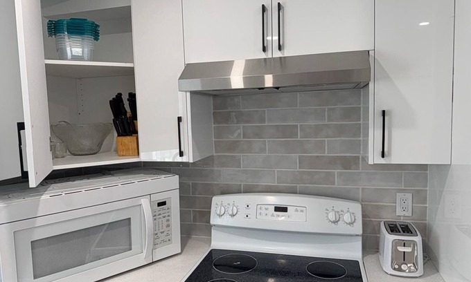 Bridlewood House | “Stylish Home Near Social Amenities | Free Parking + Garage” in SW Area, Calgary