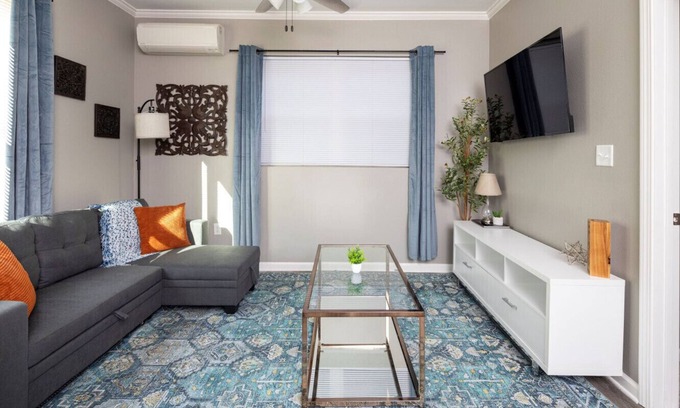 Downtown Little Rock Apartment | Stylish Little Rock Downtown Escape | Sleeps 7
