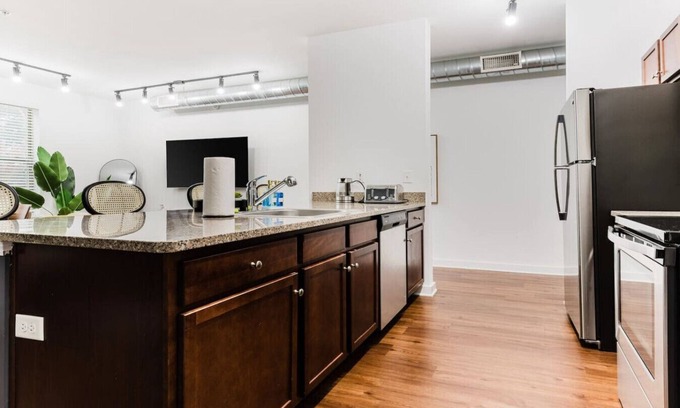 Downtown Memphis Apartment | Stylish Loft | 9 min walk to Orpheum