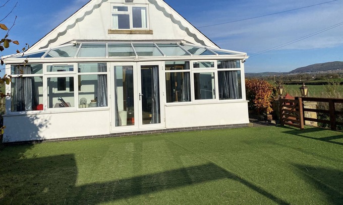 Rhyl House | Stylish Luxury Cottage With Countryside Views