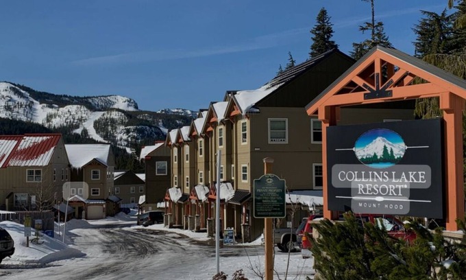 Government Camp House | Stylish Luxury at top Mt. Hood Resort! Located in Collins Lake - Gov. Camp
