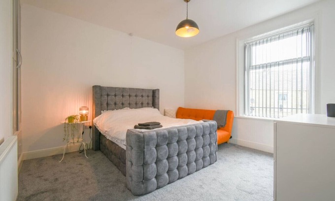 Accrington House | Stylish Modern Getaway : Lancashire