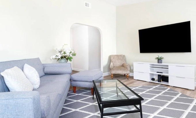 Arroyo Grande House | Stylish & Modern Private Getaway in Grover Beach!