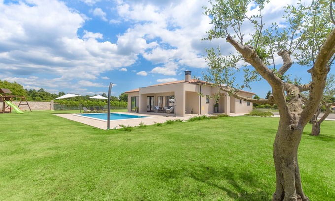 Svetvincenat Villa | Stylish New design Villa, 1.400 m2 garden with private pool ,Central Istria