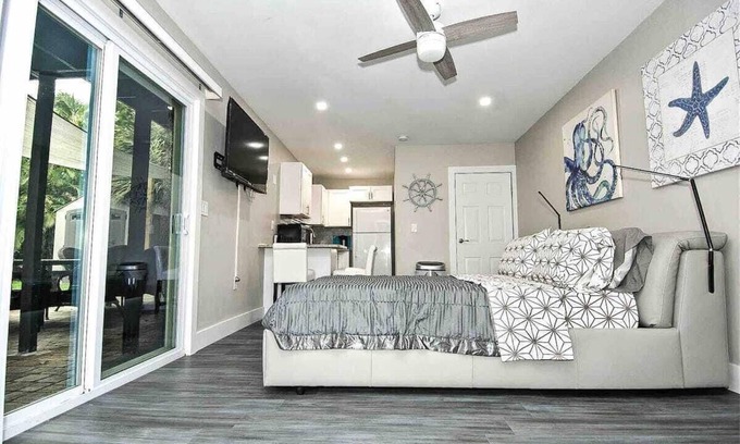 Mango Groves Condo | Stylish/Open Studio w/Kitchen & Outdoor Space