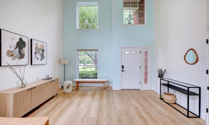 Wells Branch House | Stylish Retreat 10 Min to Domain/Q2 Gym &Games