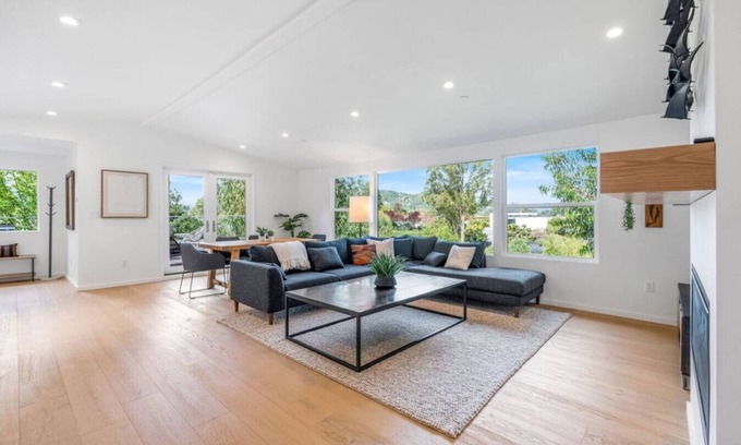 San Rafael House | Stylish Retreat in Central San Rafael