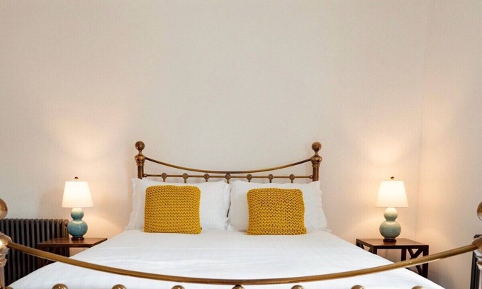 York House | Stylish Retreat Inside City Walls
