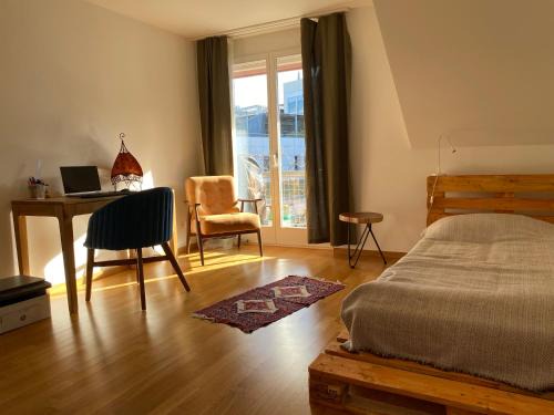 Zug House | Stylish Room and private bathroom in lakefront apartment