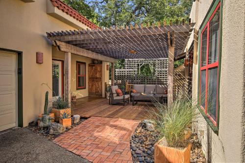 Alta Vista Apartment | Stylish San Antonio Apt with Patio Near River Walk!