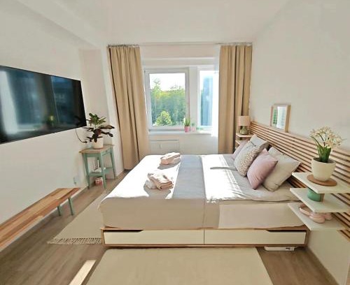 Prague 5 Apartment | Stylish Studio Apartment, Prague Smichov, Parking, Free Gym