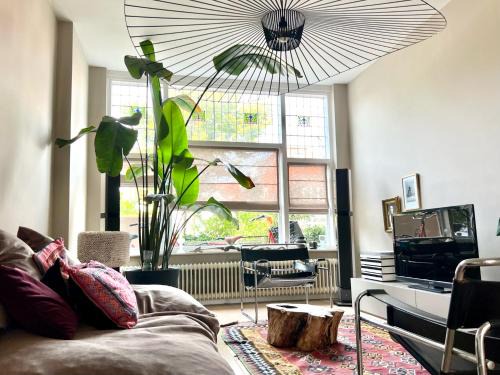 Heemstede Apartment | Stylish * Sunny * Cosy House