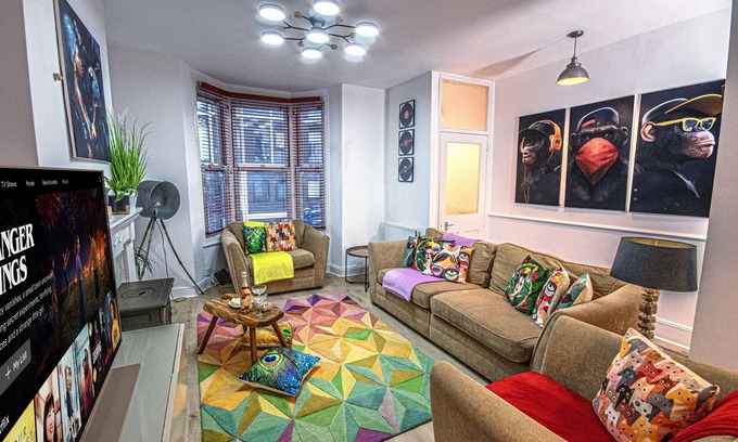 Montpelier House | Stylish Super Central Modern Townhouse Retreat