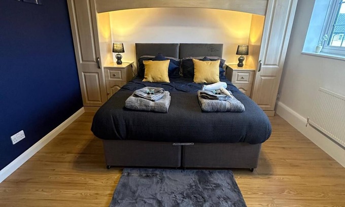 Milton Keynes House | Stylish townhouse in Central Milton Keynes