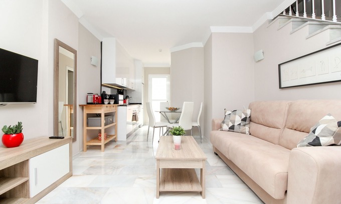 Urbanizacion Hacienda las Chapas House | Stylish townhouse - great resort facilities