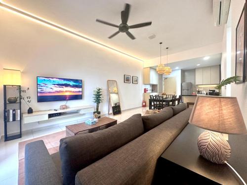 Petaling Jaya Apartment | Stylish Urban Oasis Icon City with Sky Pool and Cozy Interior