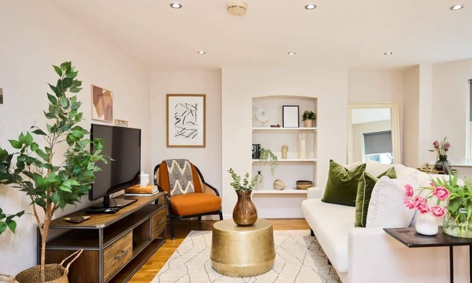Leabridge Apartment | Stylish Urban Retreat - Bright Lower Clapton flat