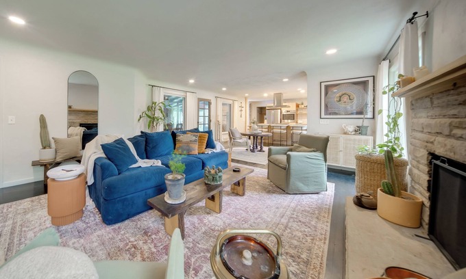 Willoughby House | Stylish Willoughby Hills Retreat w/Fireplace!