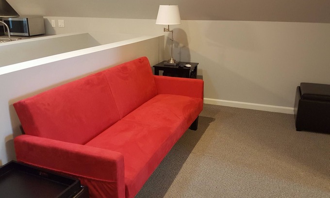 Greenville - Spartanburg Apartment | Suburban Mountain Top Apartment