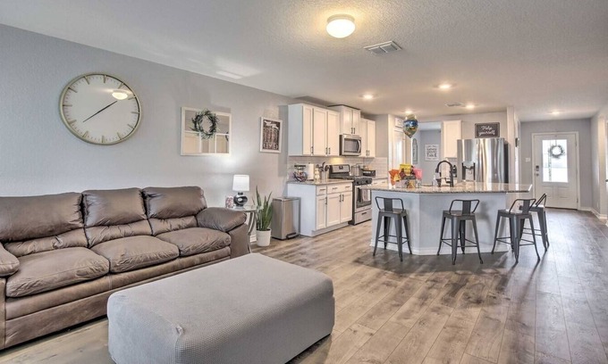 San Antonio House | Suburban San Antonio w Fenced Yard outdoor cooking