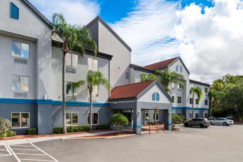 Ocoee Hotel | Suburban Studios Orlando - Ocoee-Winter Garden