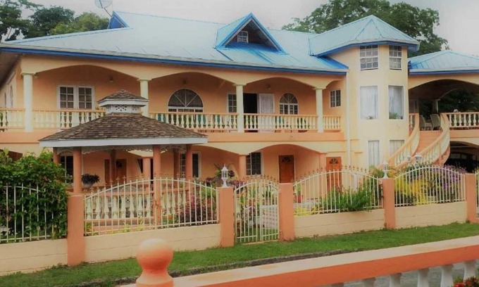 Black Rock Apartment | Suelynda's Place - In the beautiful and historic village of Black Rock Tobago